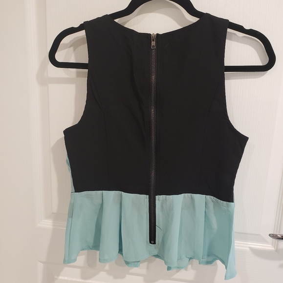 Light green/turquoise peplum tank top - Picture 3 of 3